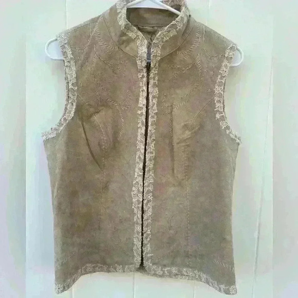 Coldwater Creek suede vest with lace terrier size small - Picture 2 of 4